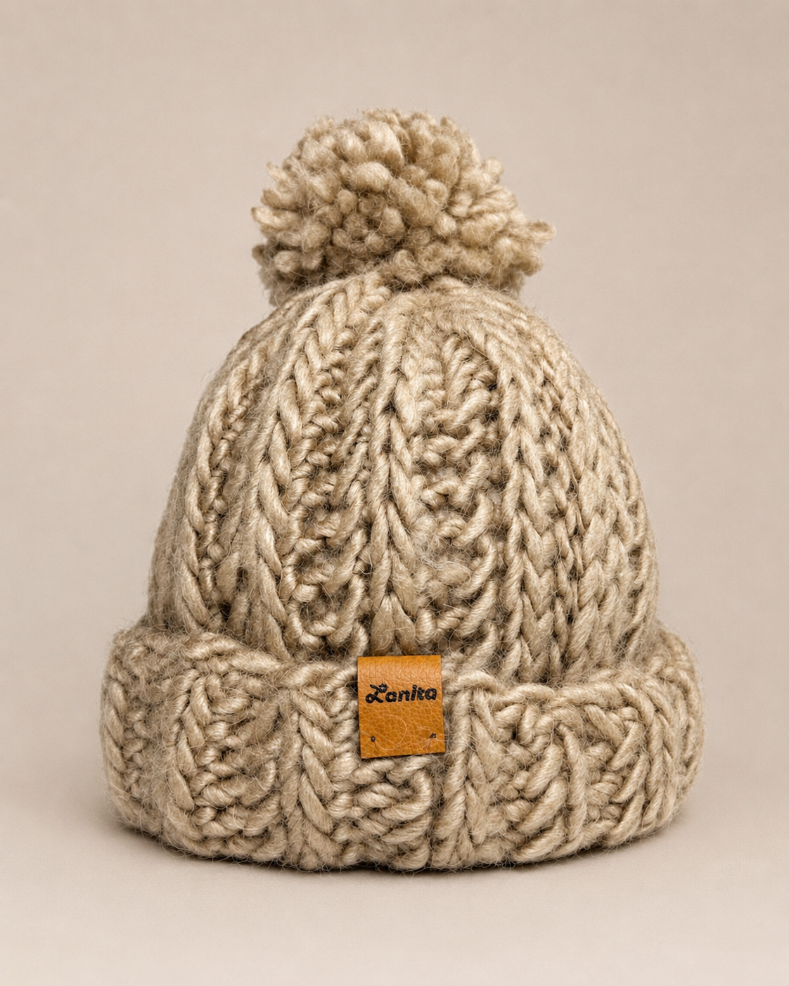 Gorro Apu Piedra Dorada en tonos beige cálido y marrón claro