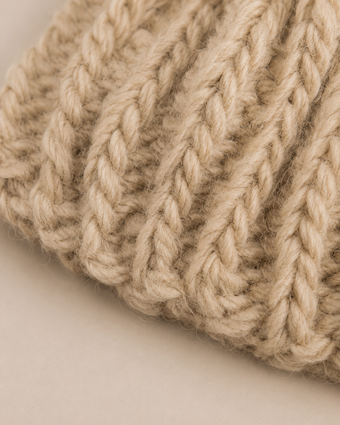 Detalle de la textura del Gorro Kuntur Nube de Puna